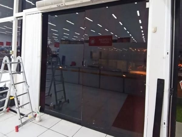 Melhore o controle da luminosidade com película fumê em Dias d'Ávila